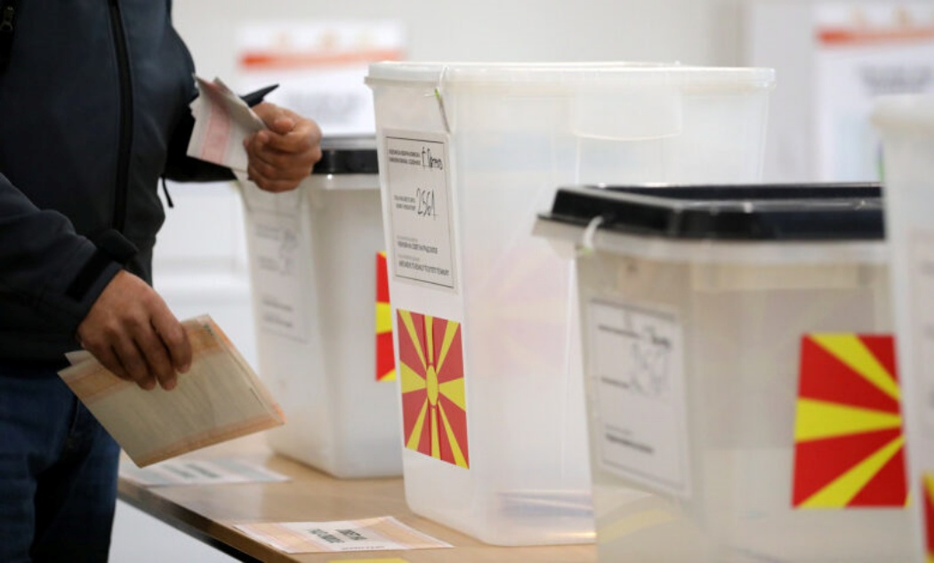 Opozita VMRO-DPMNE fitore te thelle ne zgjedhjet e dyfishta ne Maqedonine e Veriut
